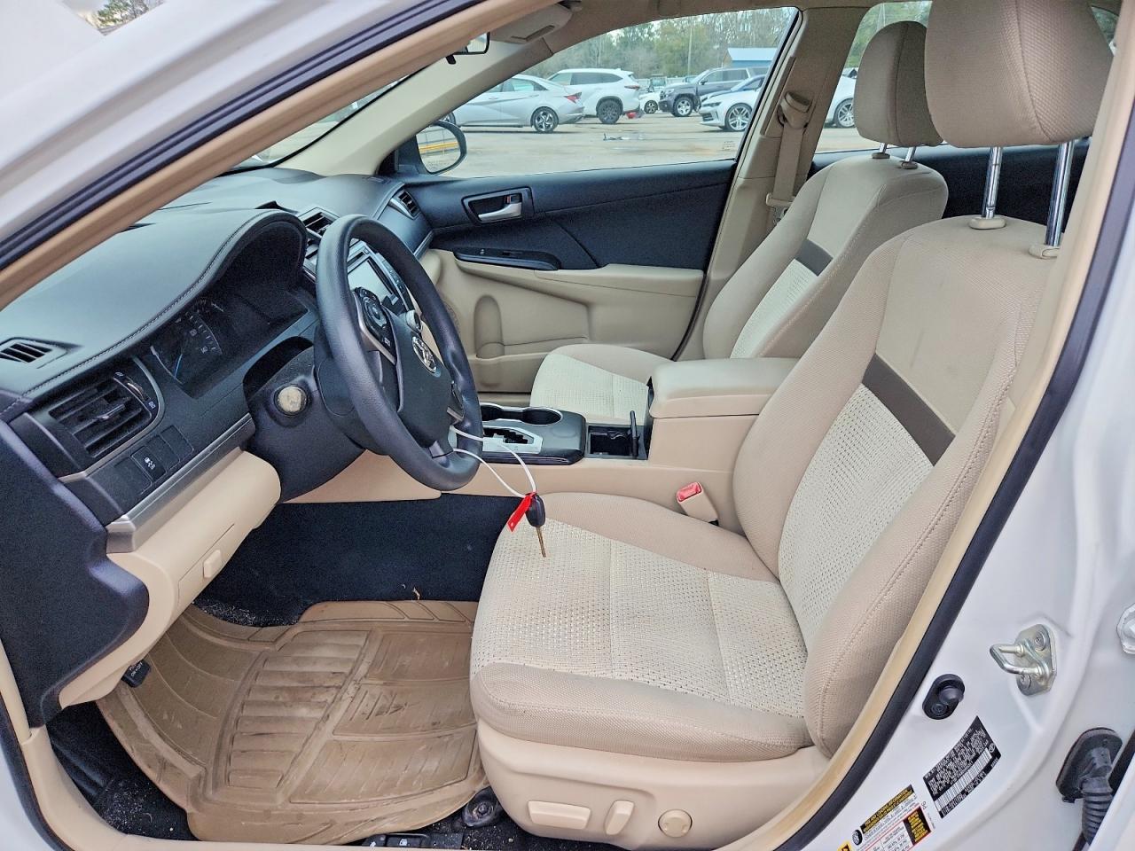 2013 TOYOTA CAMRY LE photo 7