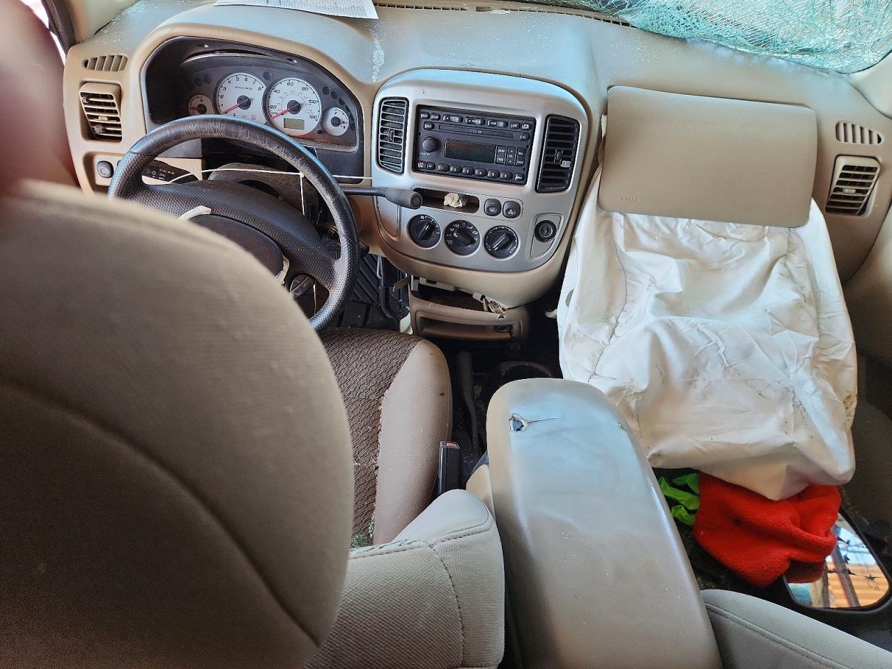 2004 FORD ESCAPE XLT photo 22