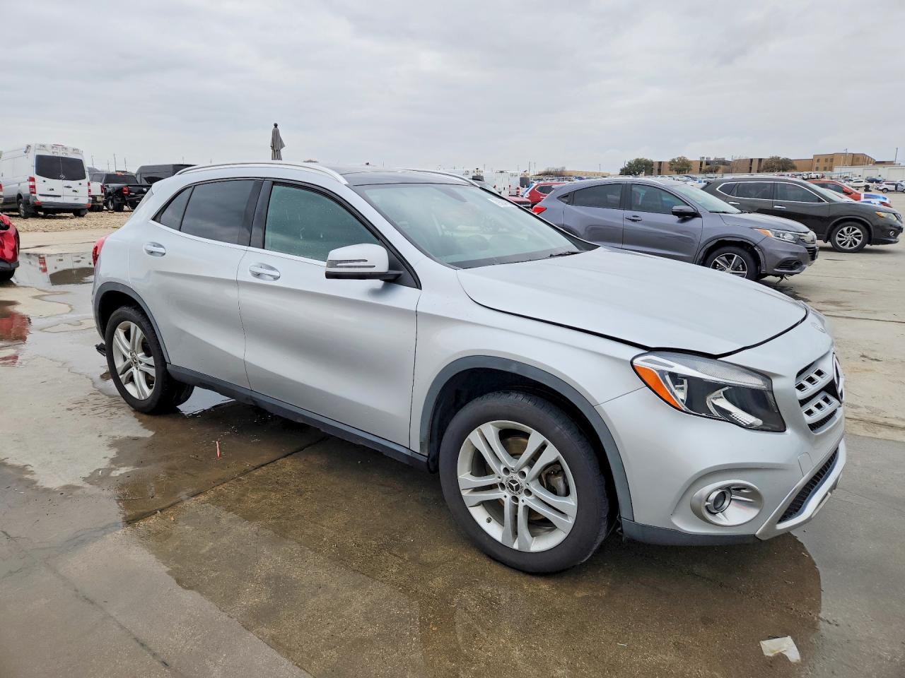 2019 MERCEDES-BENZ GLA 250 4MATIC photo 4
