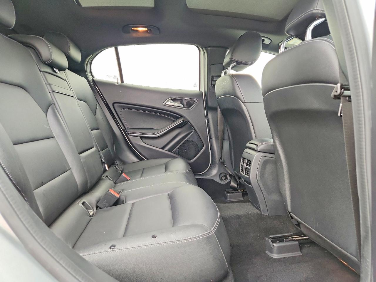 2019 MERCEDES-BENZ GLA 250 4MATIC photo 10