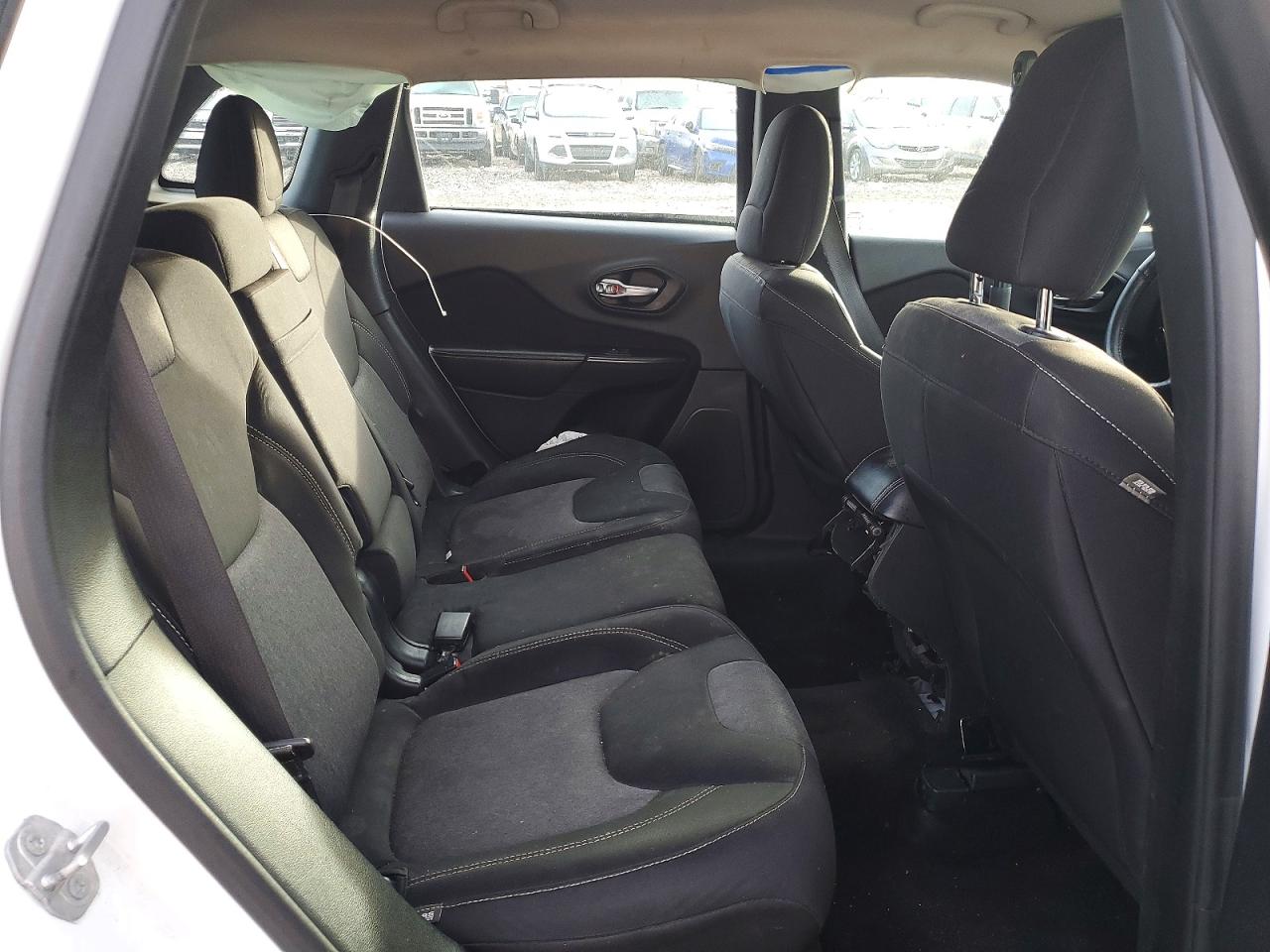 2015 JEEP CHEROKEE SPORT photo 28