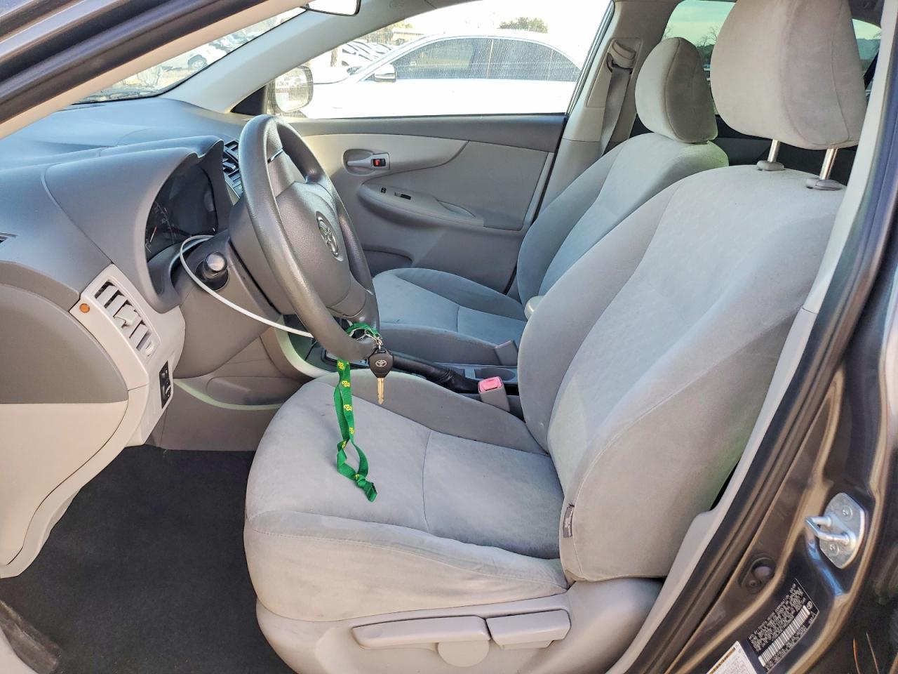 2009 TOYOTA COROLLA LE photo 13