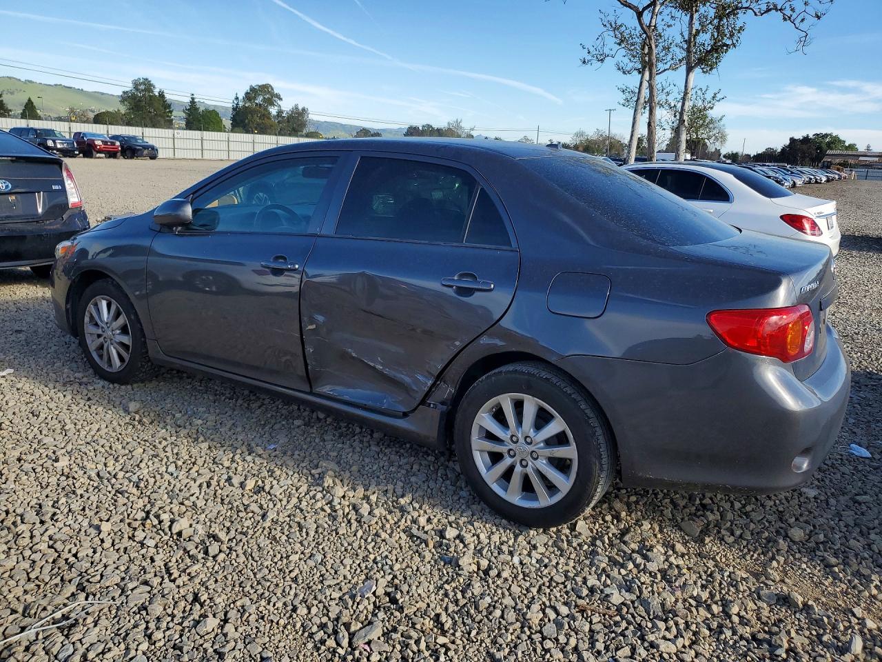 2009 TOYOTA COROLLA LE photo 3