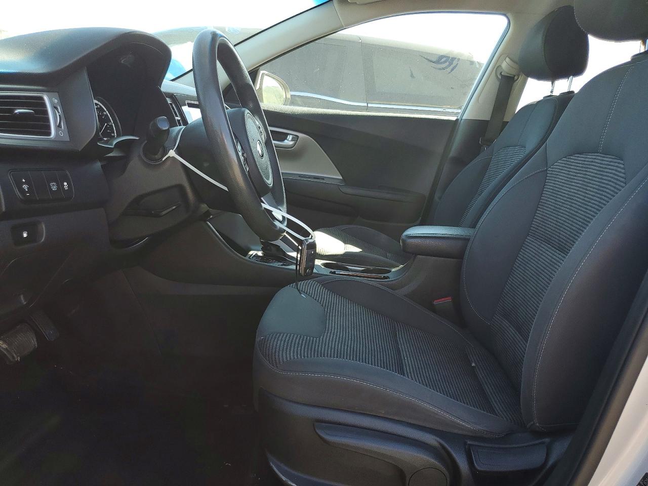 2019 KIA NIRO LX photo 7