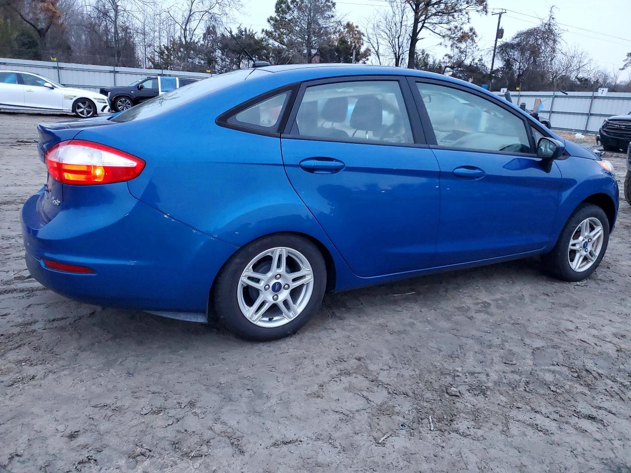 2019 FORD FIESTA SE photo 3