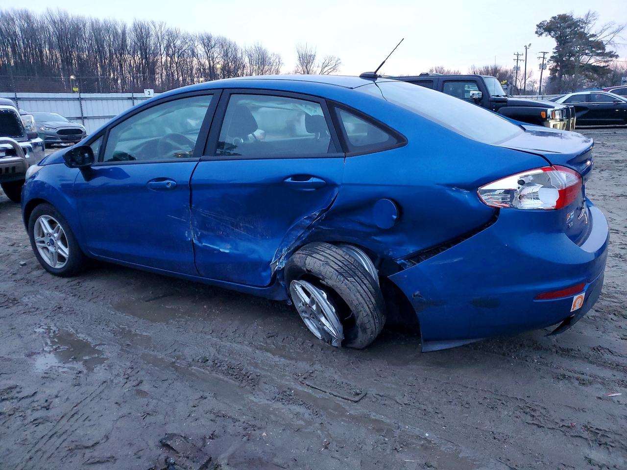 2019 FORD FIESTA SE photo 2
