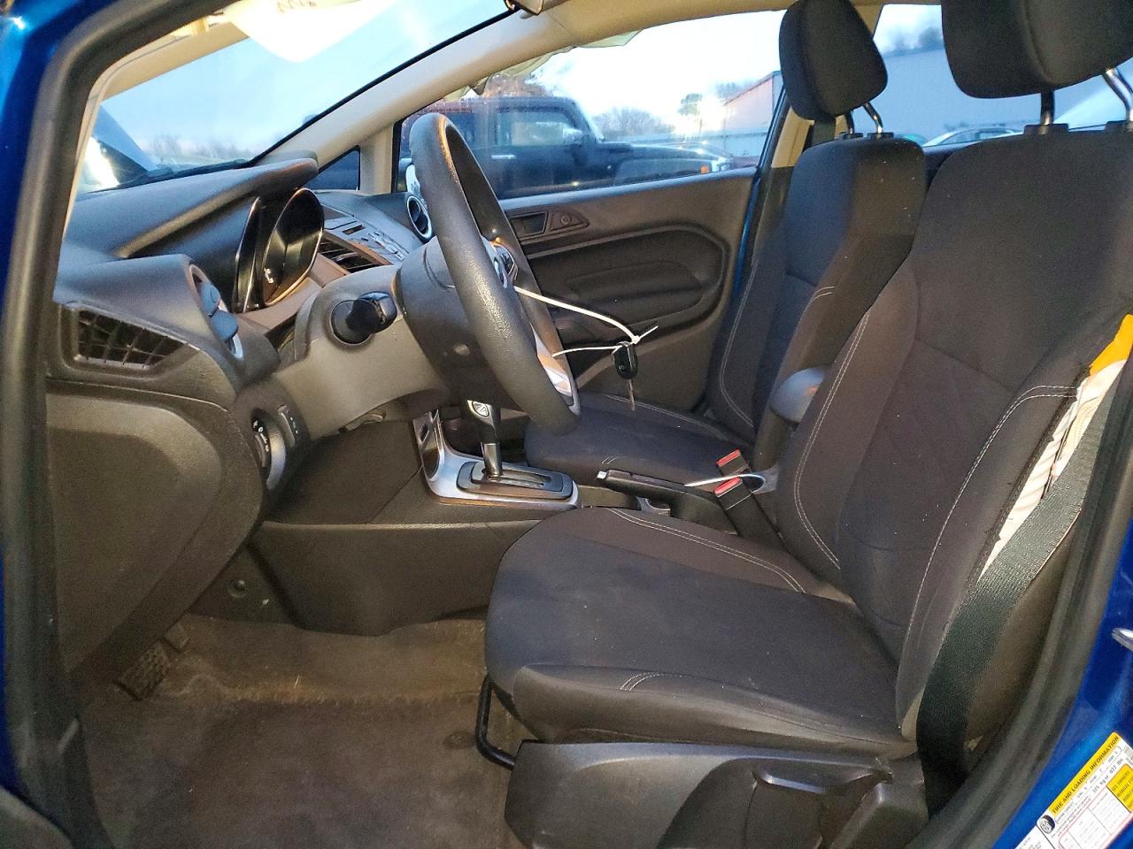 2019 FORD FIESTA SE photo 7