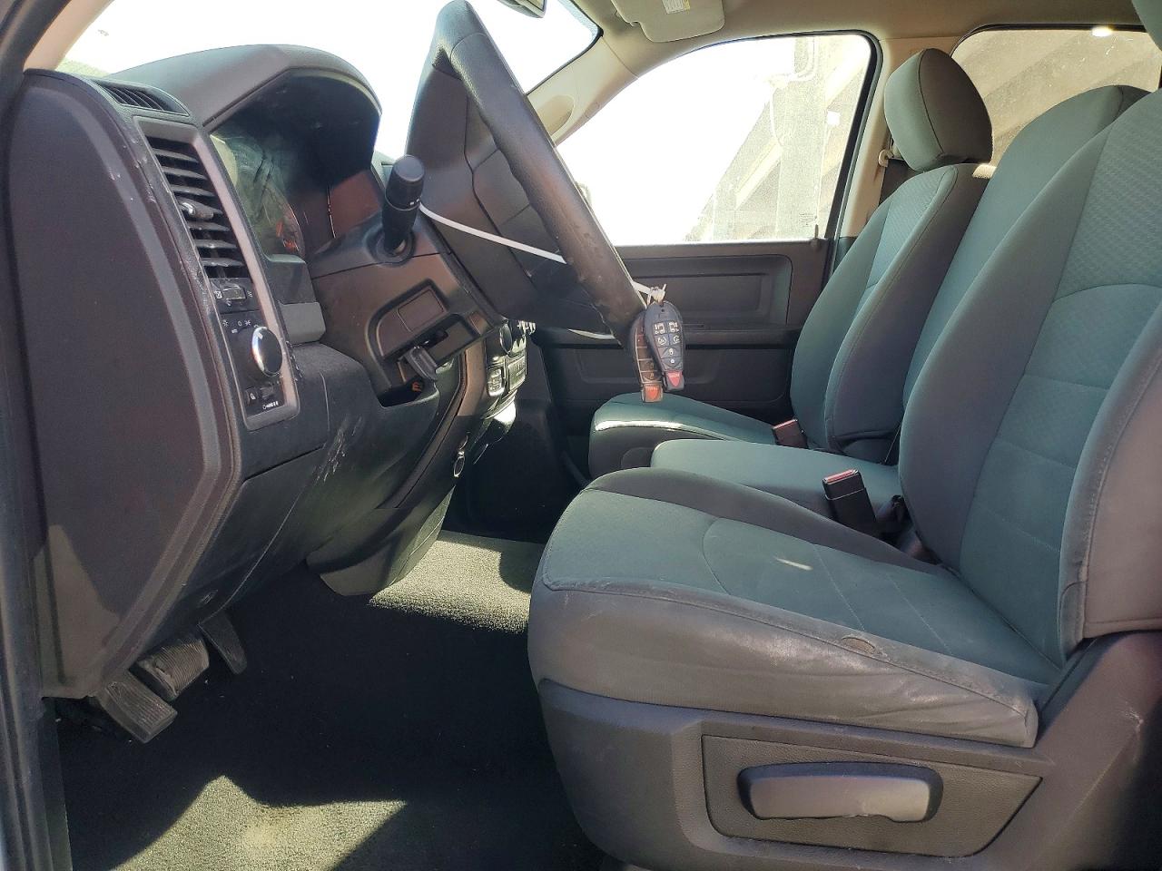 2018 RAM 1500 ST photo 13