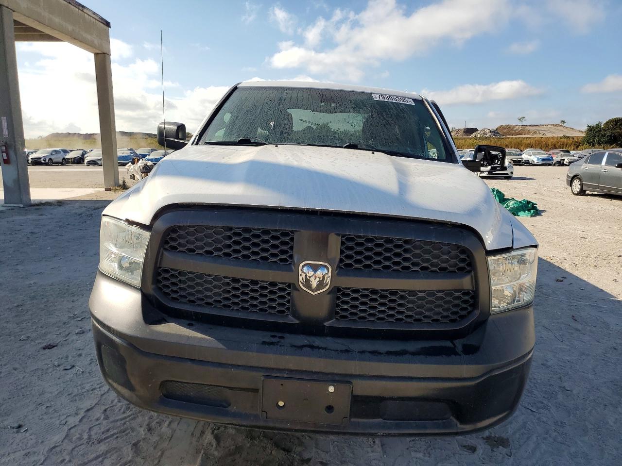 2018 RAM 1500 ST photo 9