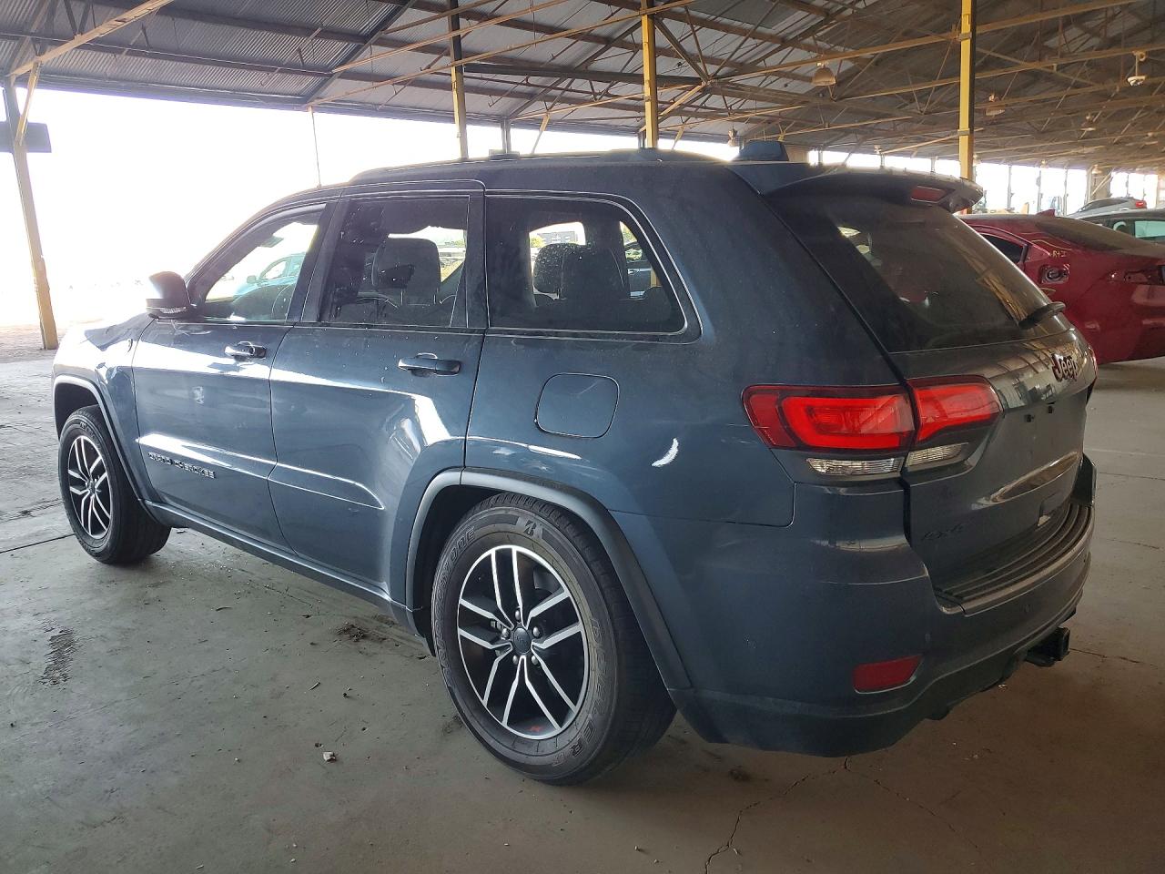 2020 JEEP GRAND CHEROKEE TRAILHAWK photo 3