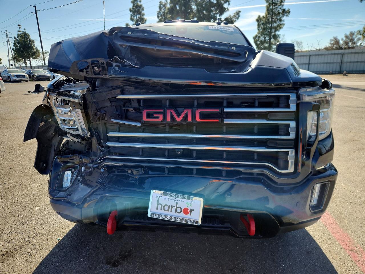 2021 GMC SIERRA K2500 AT4 photo 13