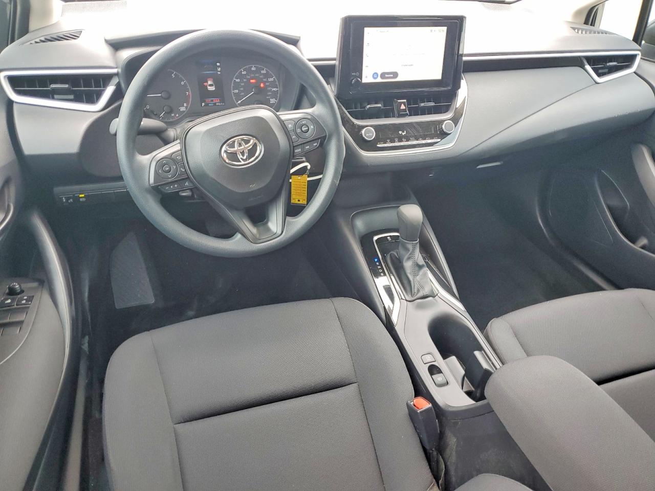 2025 TOYOTA COROLLA LE photo 8