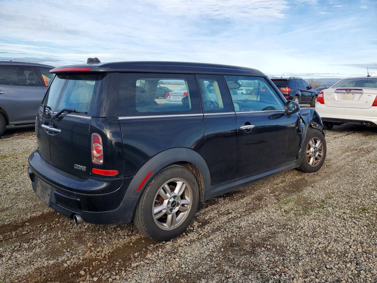 2012 MINI COOPER CLUBMAN photo 3