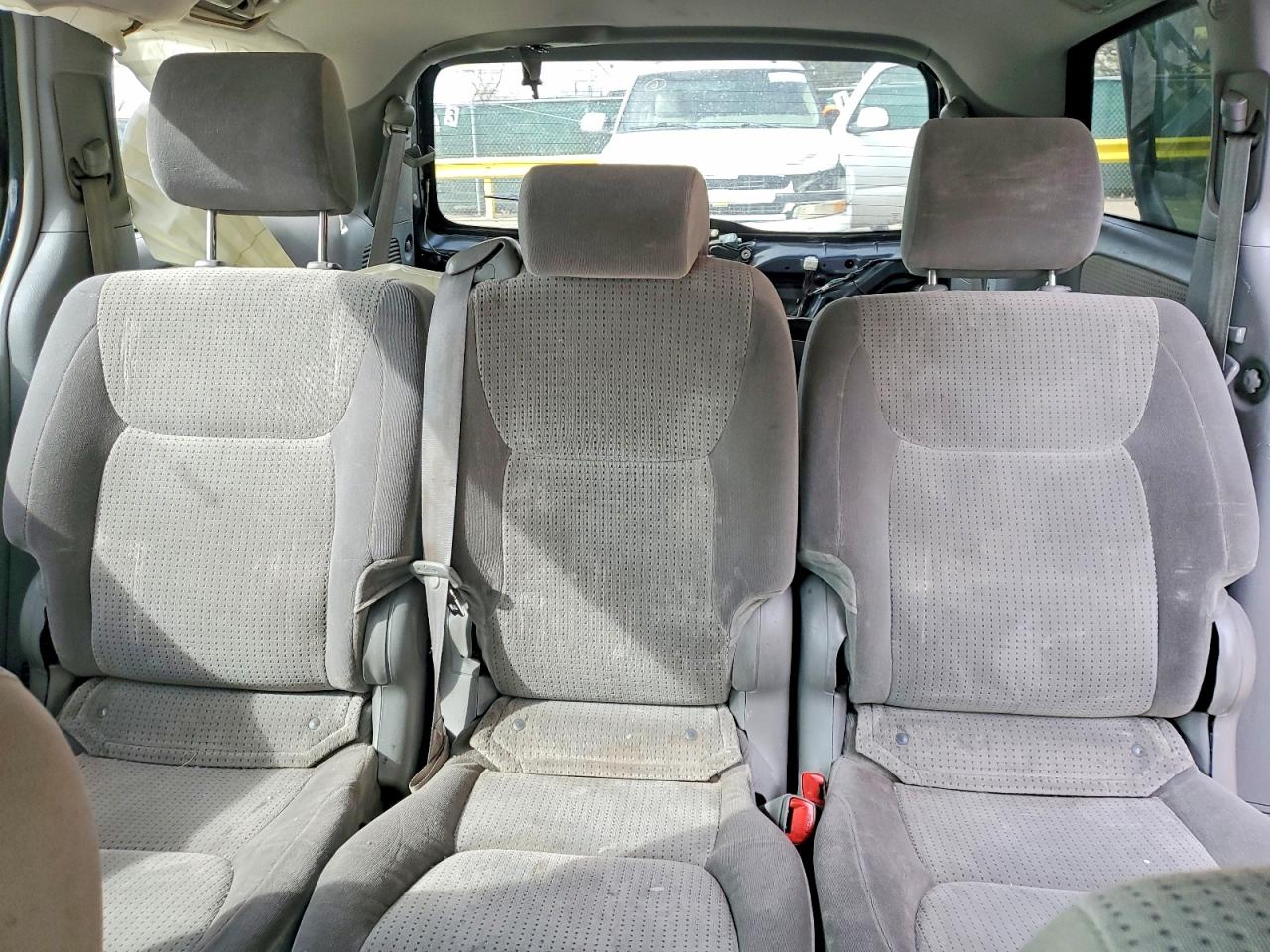 2007 TOYOTA SIENNA LE 8-PASSENGER photo 10