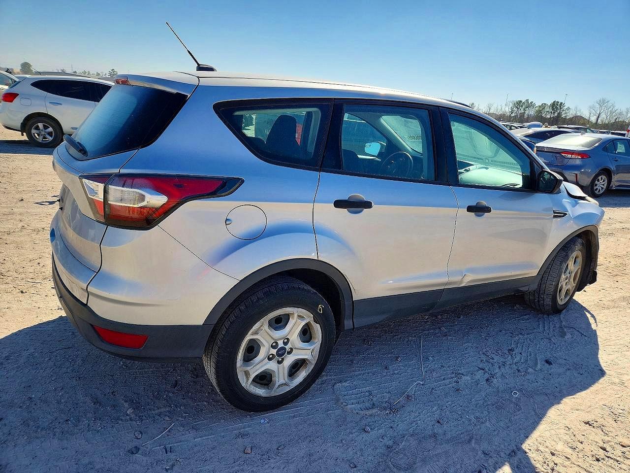 2017 FORD ESCAPE S photo 3
