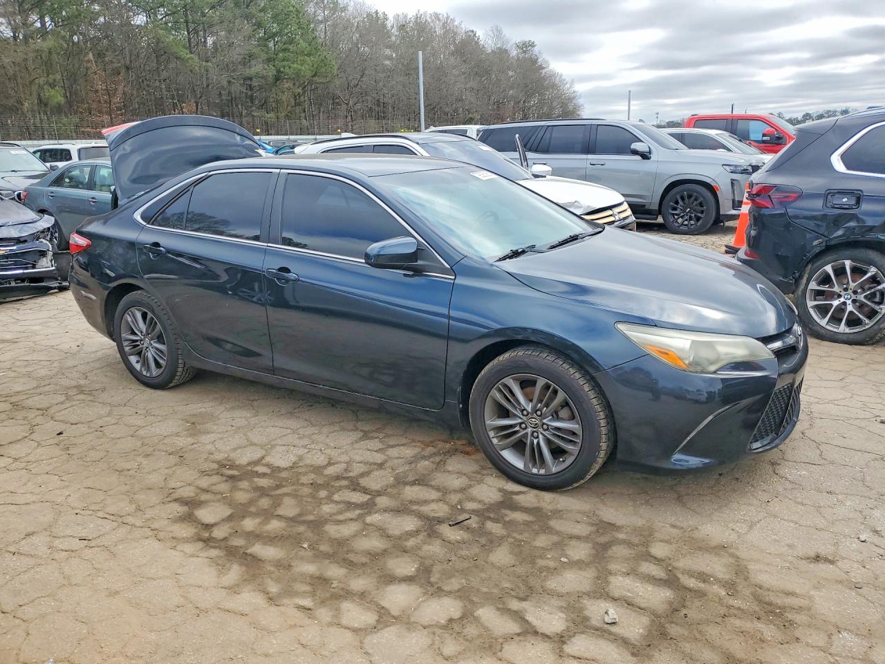 2015 TOYOTA CAMRY SE photo 10