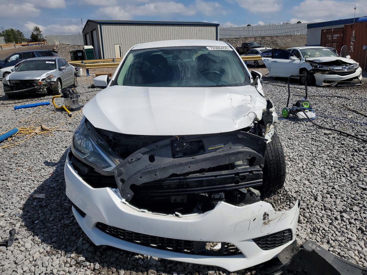 2019 NISSAN SENTRA SV photo 5