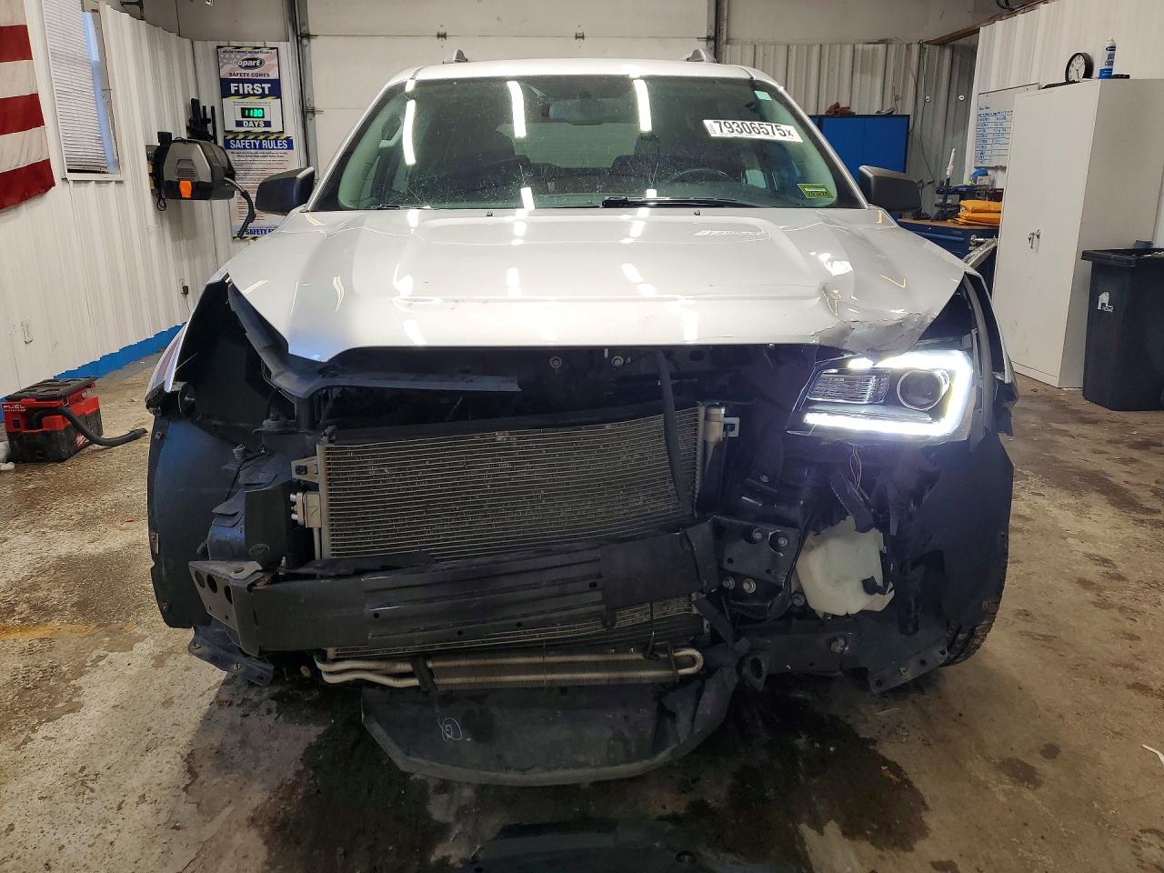 2016 GMC ACADIA SLE photo 5