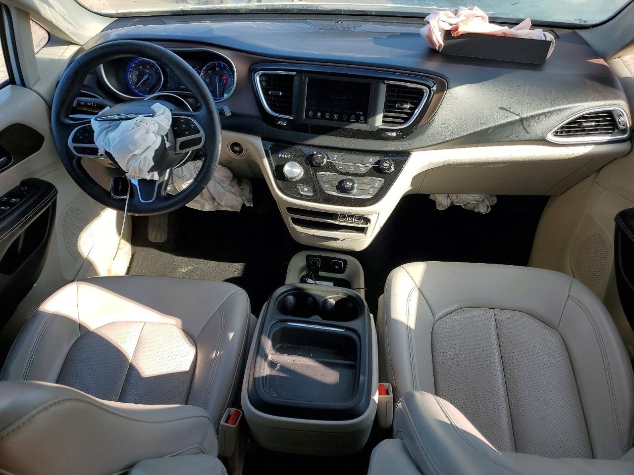 2021 CHRYSLER VOYAGER LXI photo 15