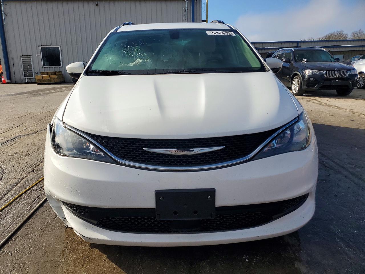 2021 CHRYSLER VOYAGER LXI photo 9