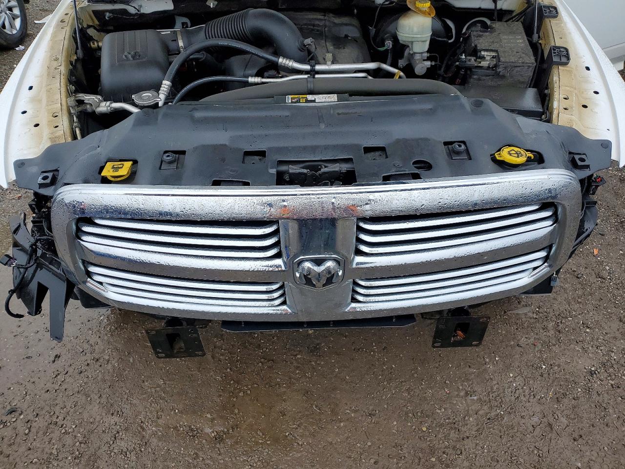 2016 RAM 1500 SLT photo 11