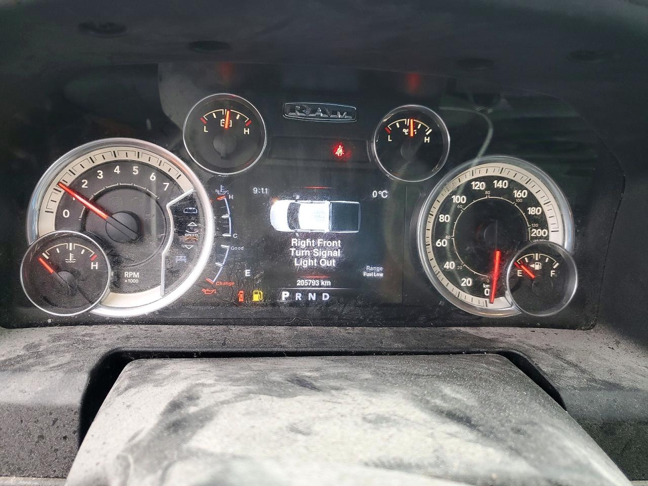 2016 RAM 1500 SLT photo 9