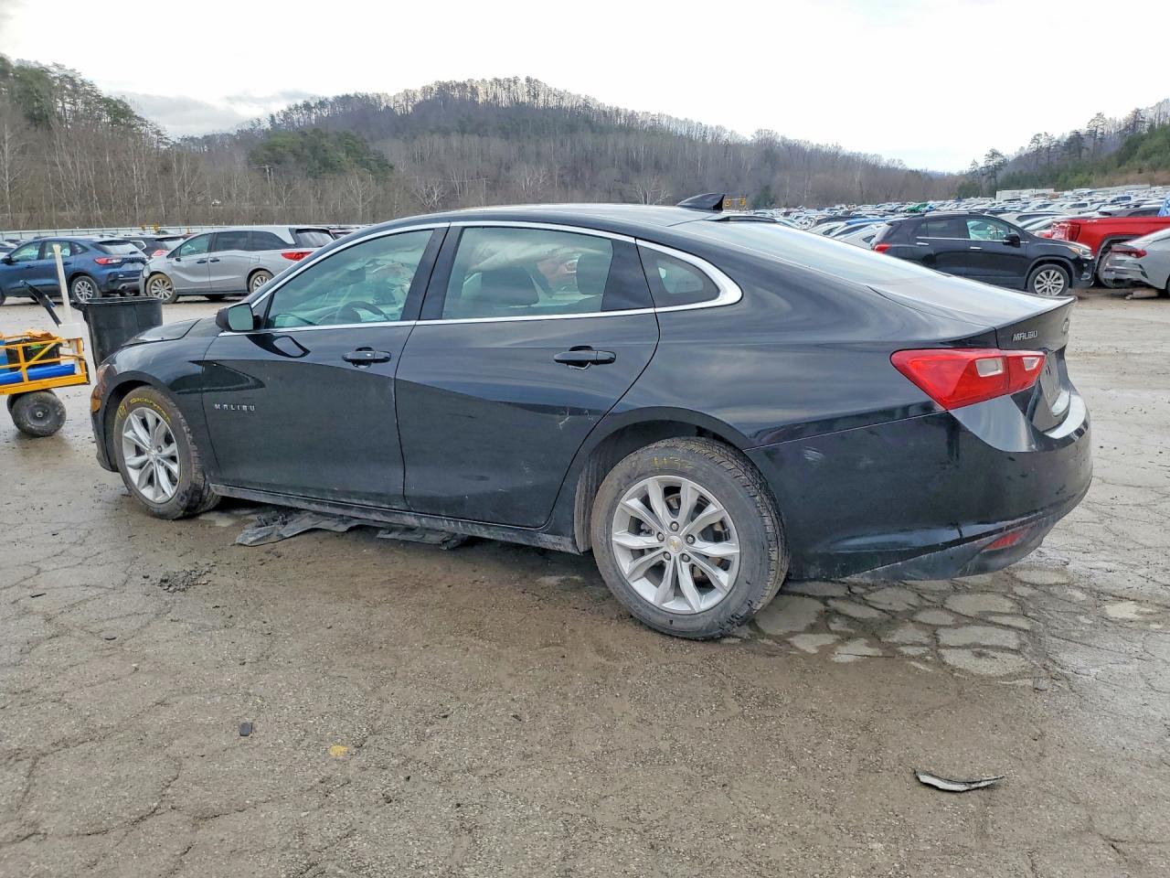 2024 CHEVROLET MALIBU LT photo 2