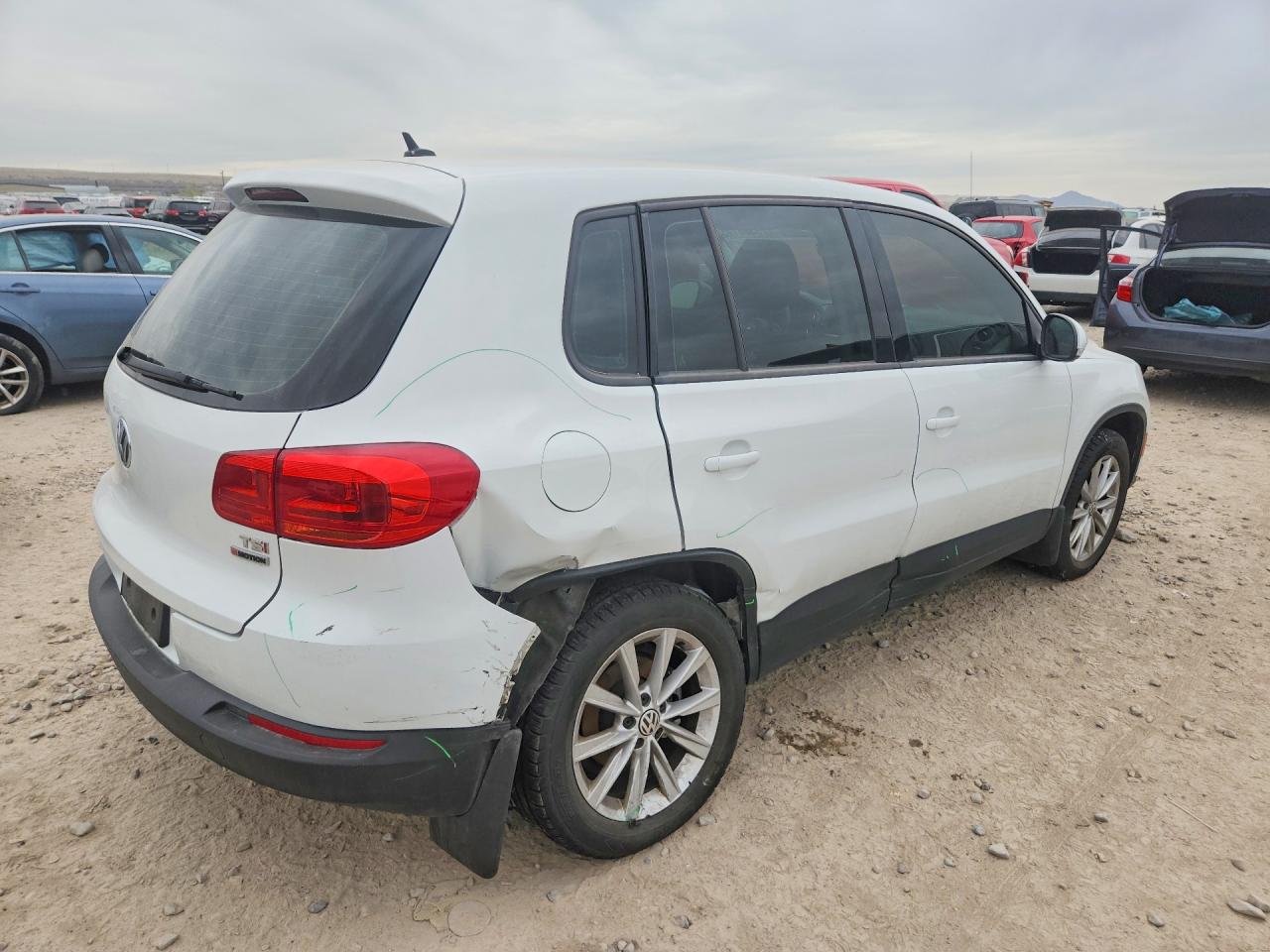 2017 VOLKSWAGEN TIGUAN S photo 7