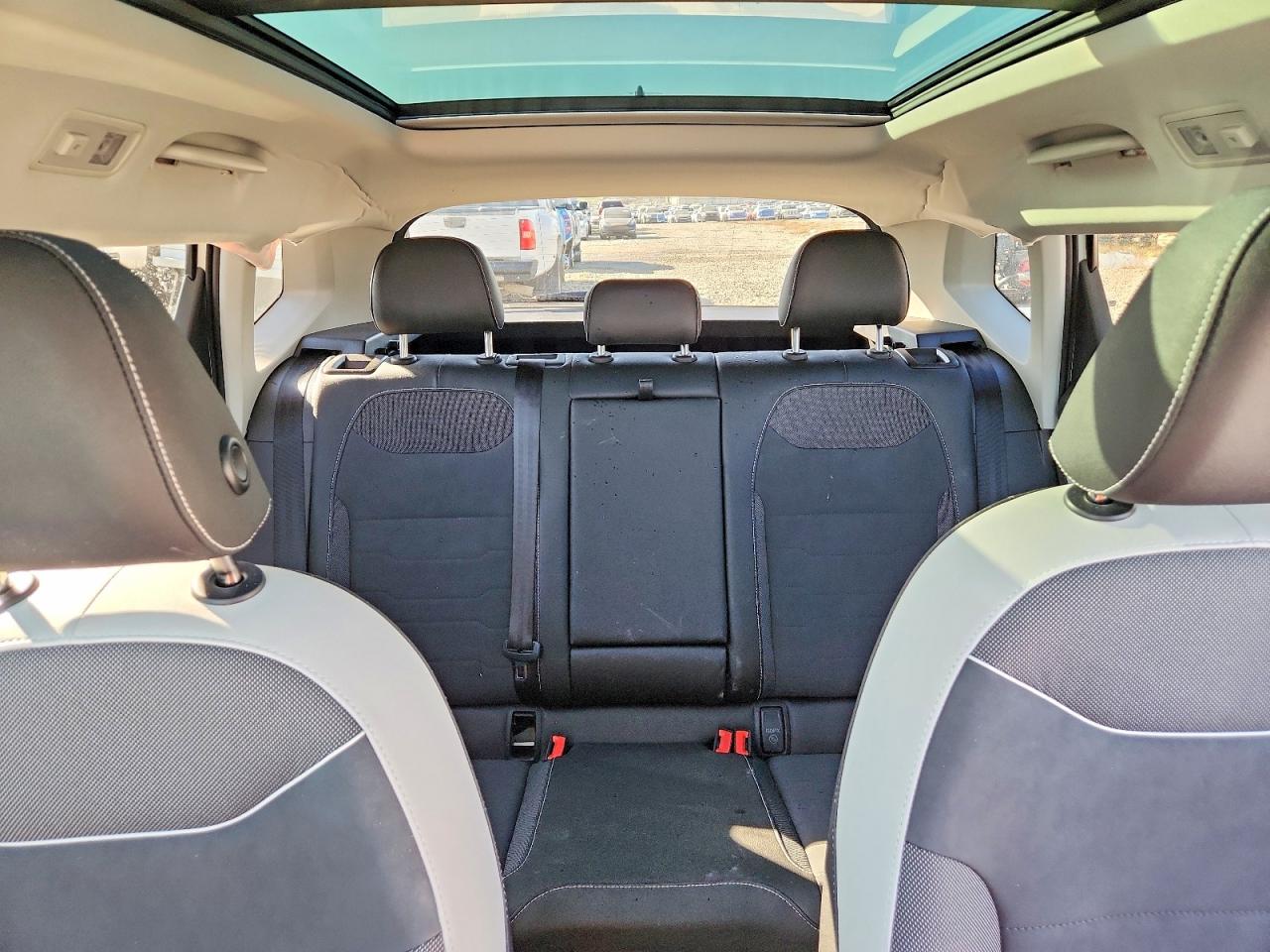 2025 VOLKSWAGEN TAOS SE photo 19