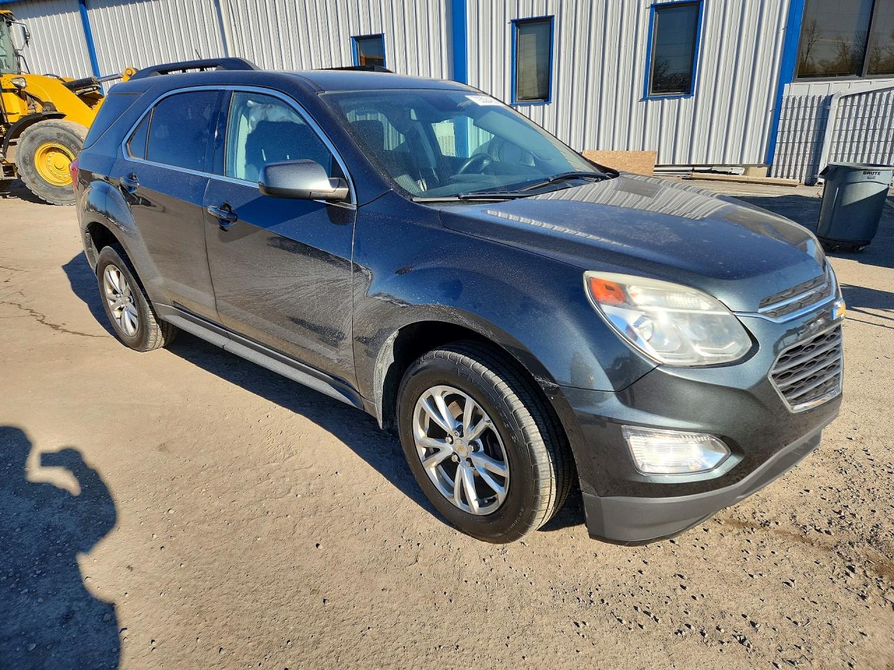 2017 CHEVROLET EQUINOX LT photo 4