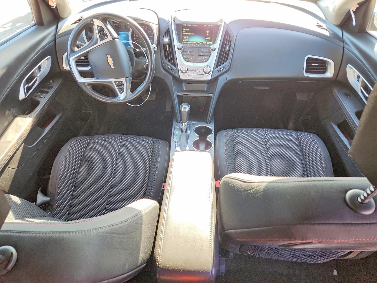 2017 CHEVROLET EQUINOX LT photo 8