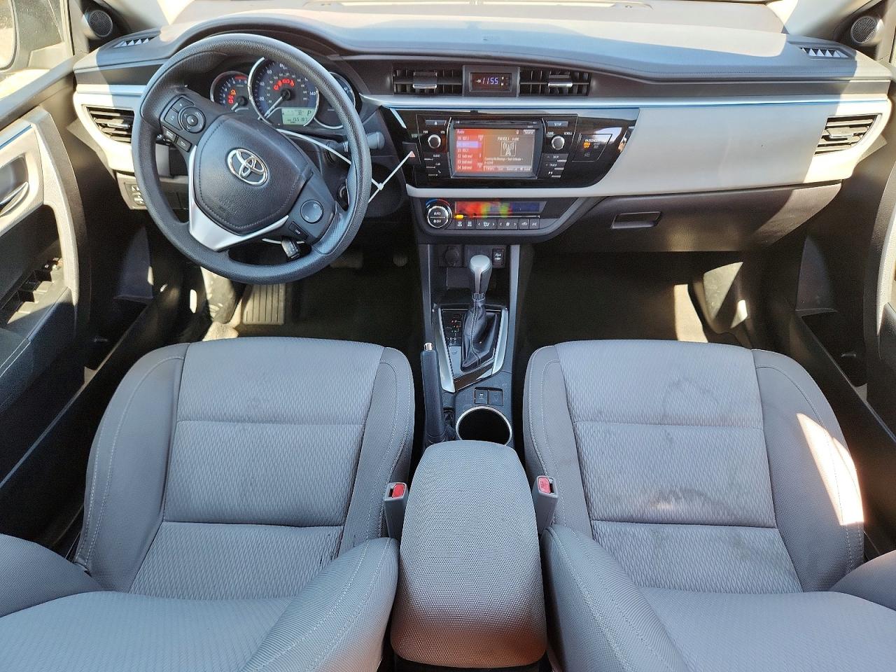 2016 TOYOTA COROLLA LE photo 8