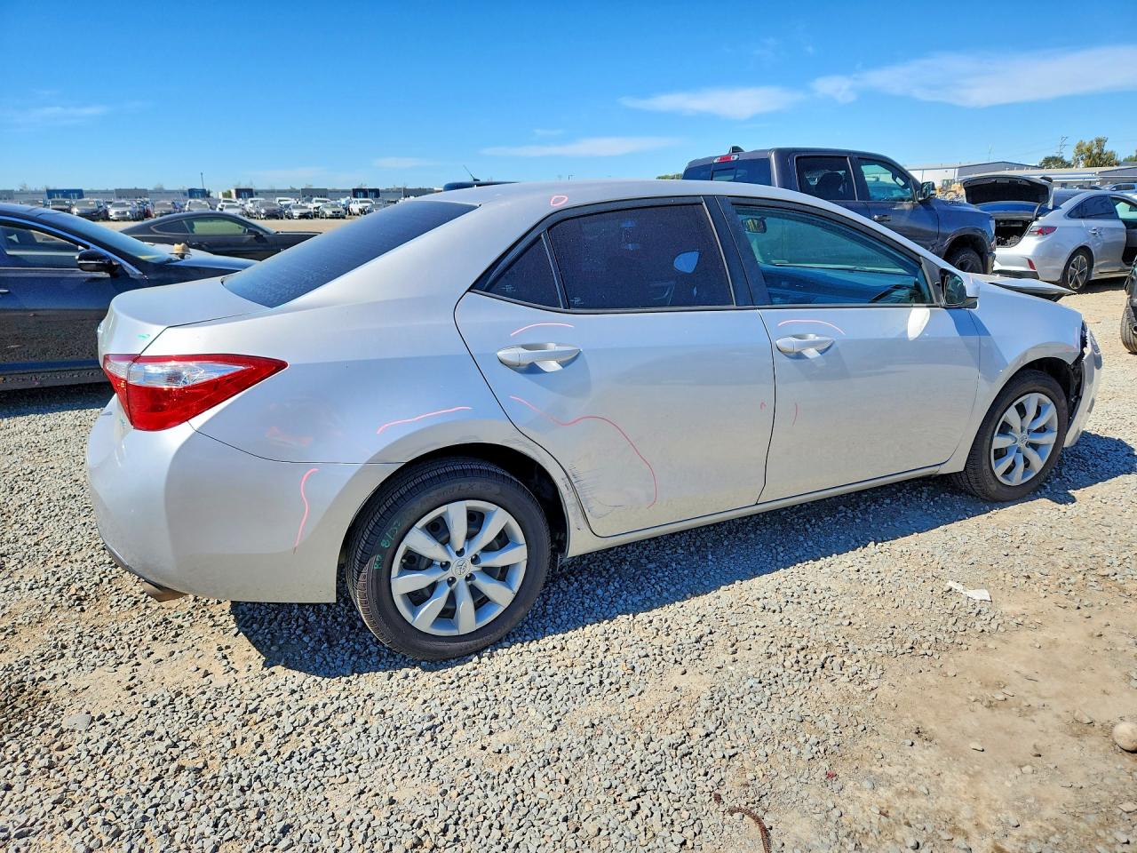 2016 TOYOTA COROLLA LE photo 3