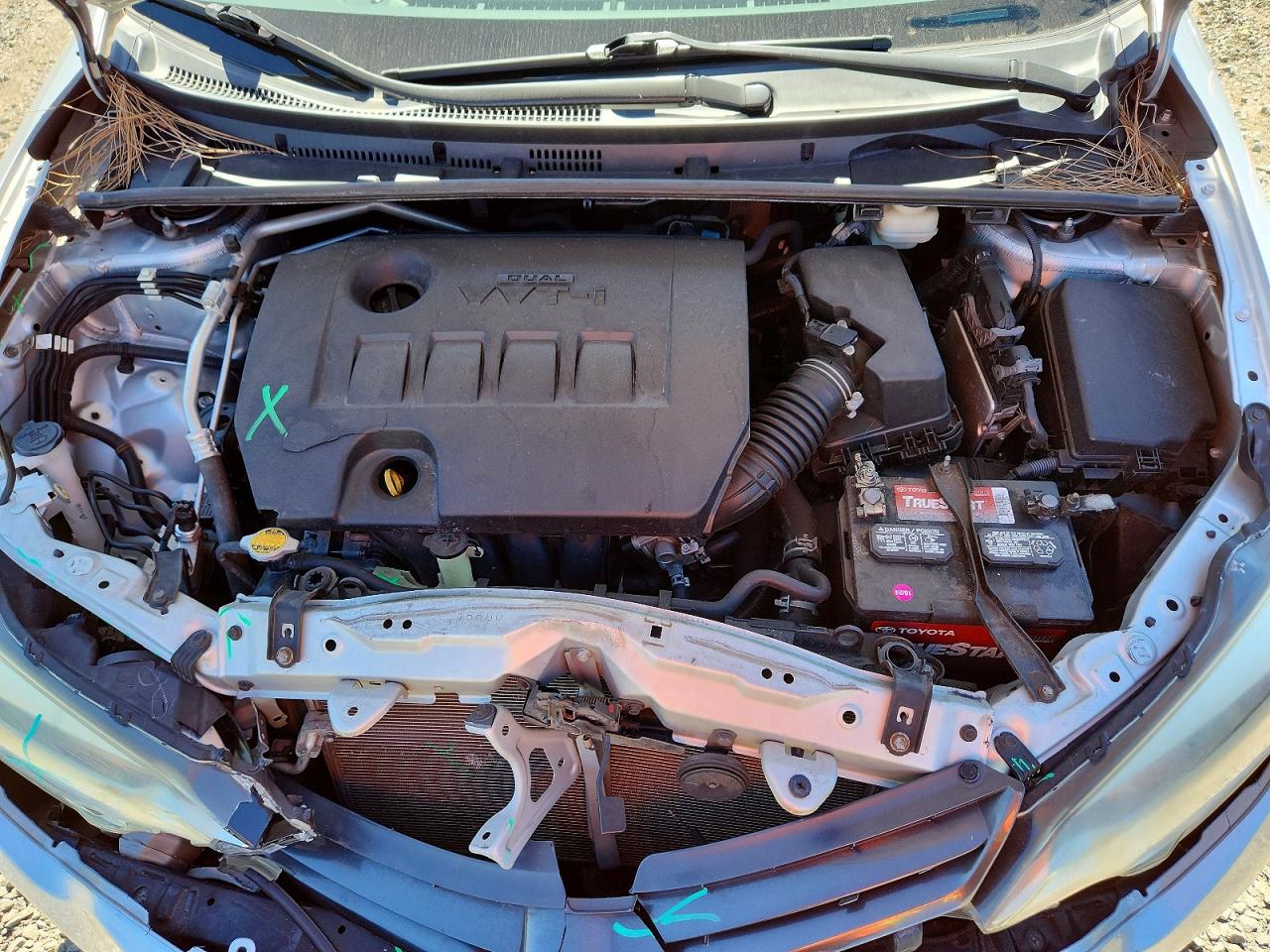 2016 TOYOTA COROLLA LE photo 11
