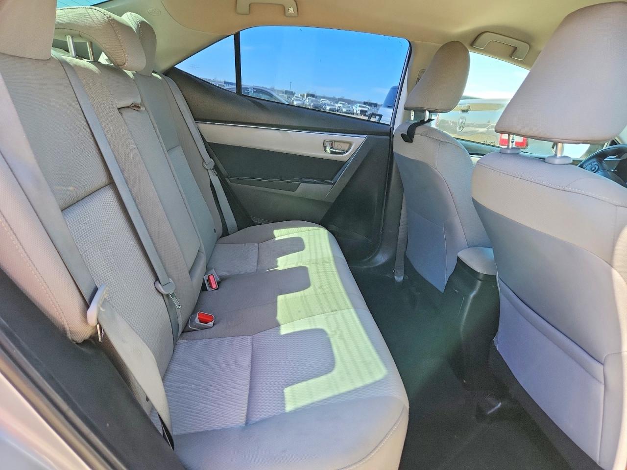 2016 TOYOTA COROLLA LE photo 10