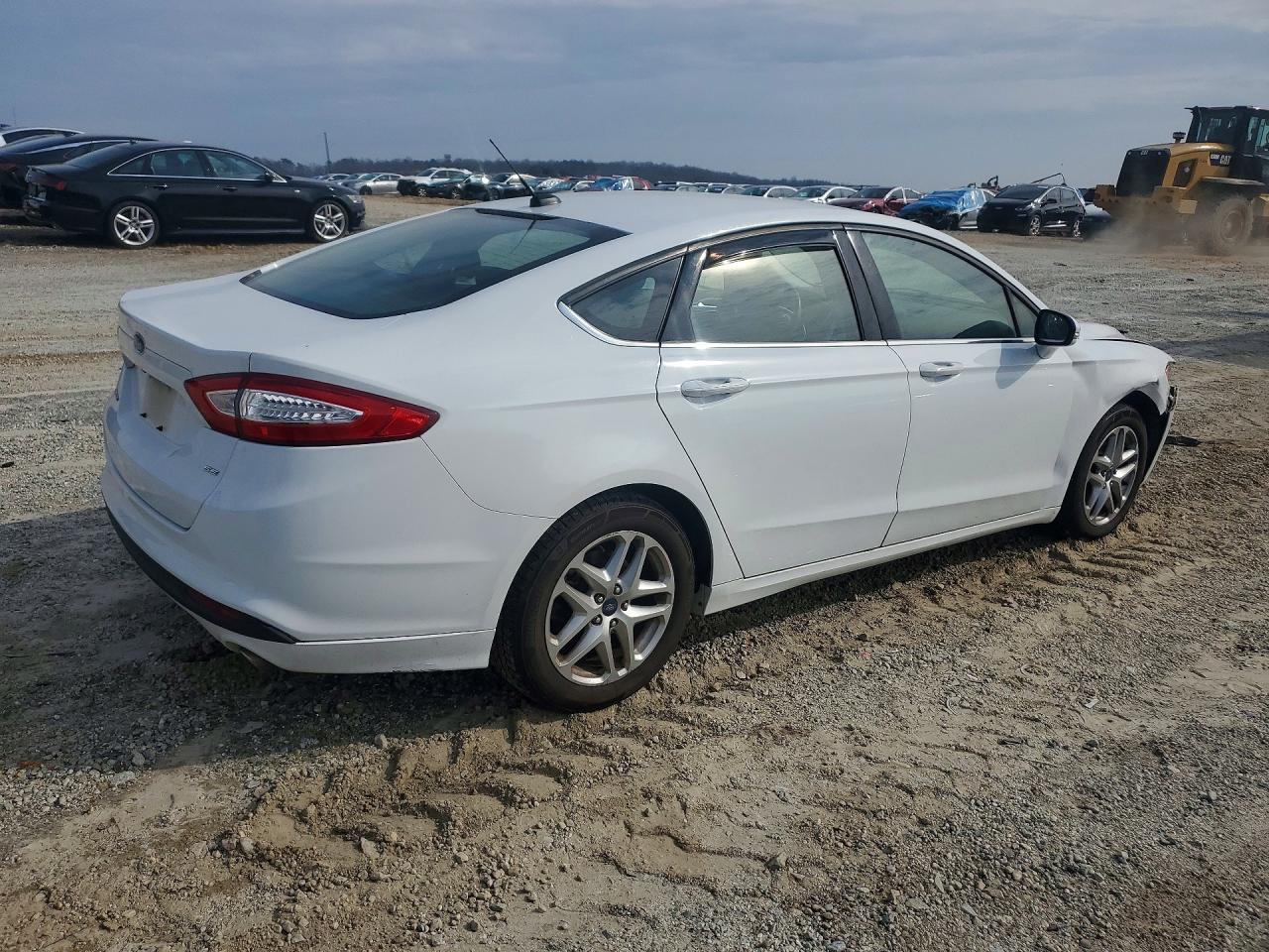 2015 FORD FUSION SE photo 3