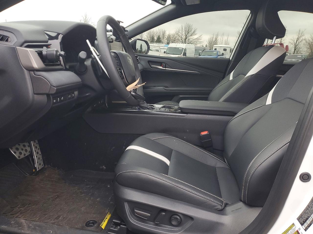 2025 TOYOTA CAMRY SE photo 7