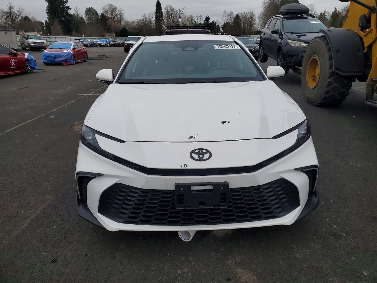 2025 TOYOTA CAMRY SE photo 5