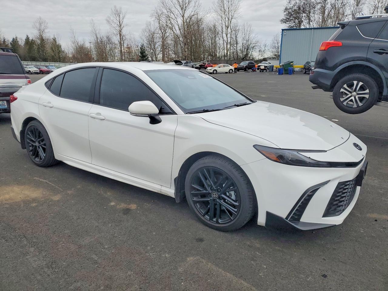 2025 TOYOTA CAMRY SE photo 4