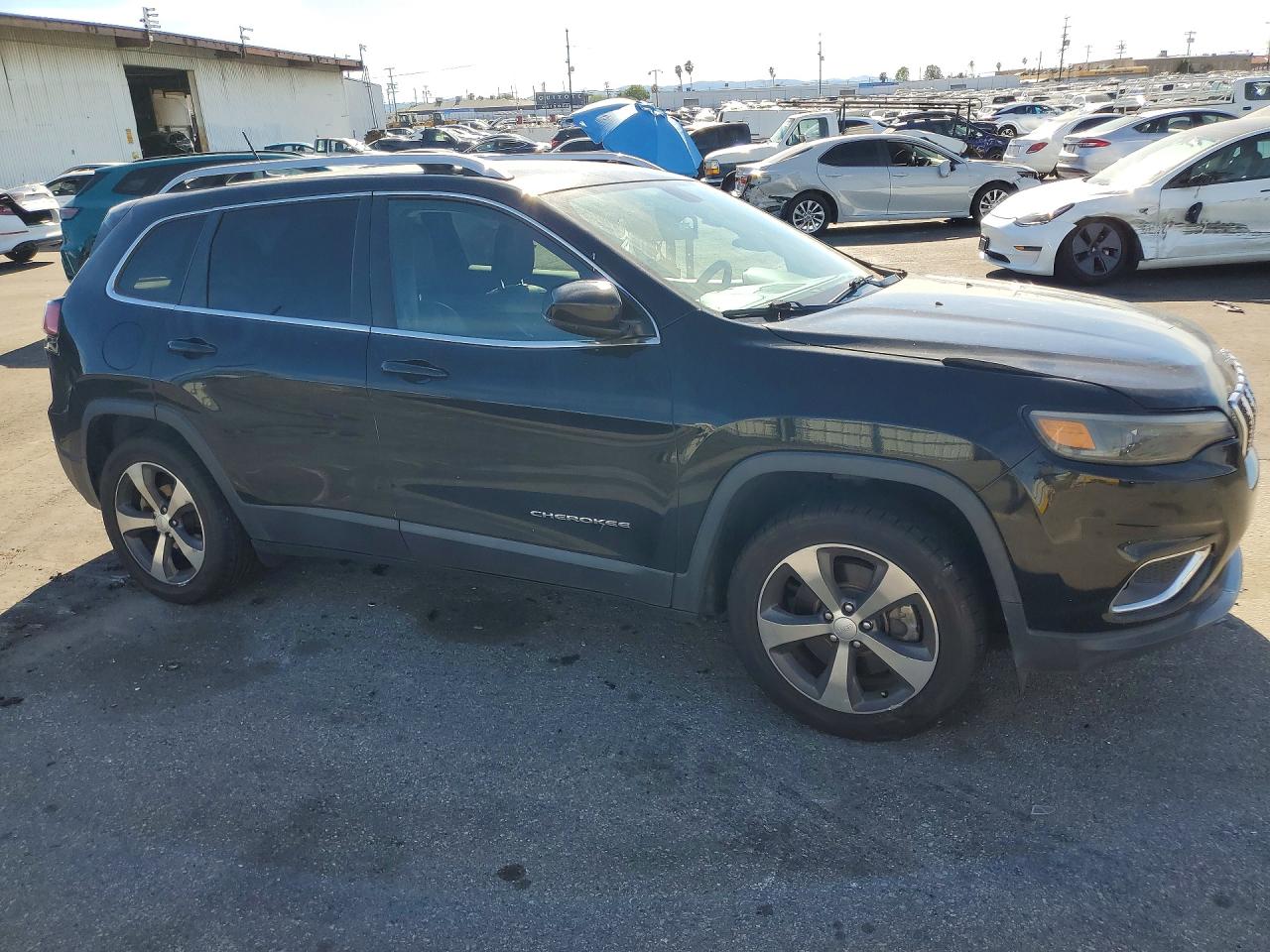 2019 JEEP CHEROKEE LIMITED photo 4