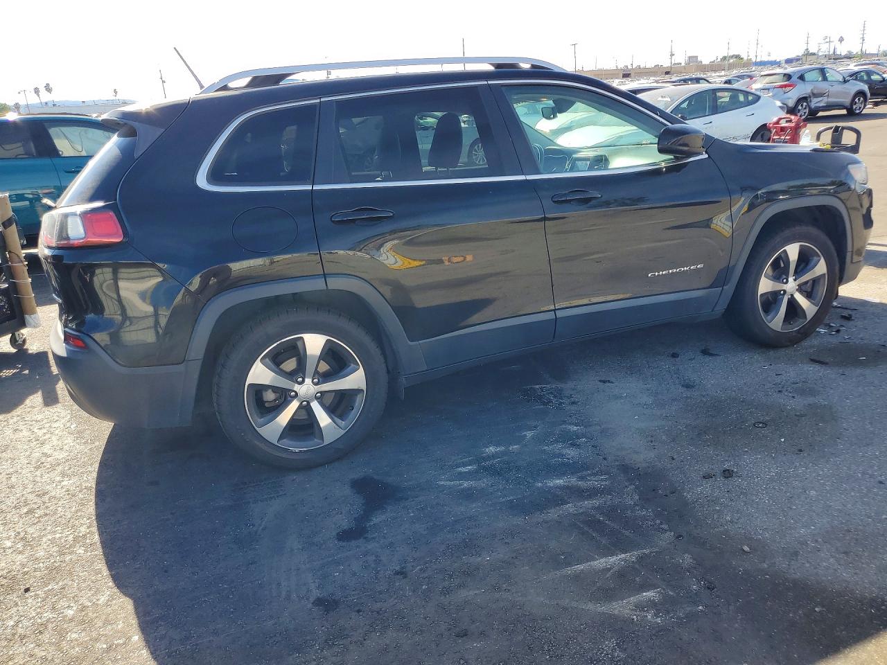 2019 JEEP CHEROKEE LIMITED photo 3