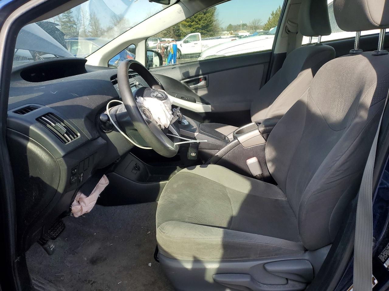 2013 TOYOTA PRIUS TWO photo 19