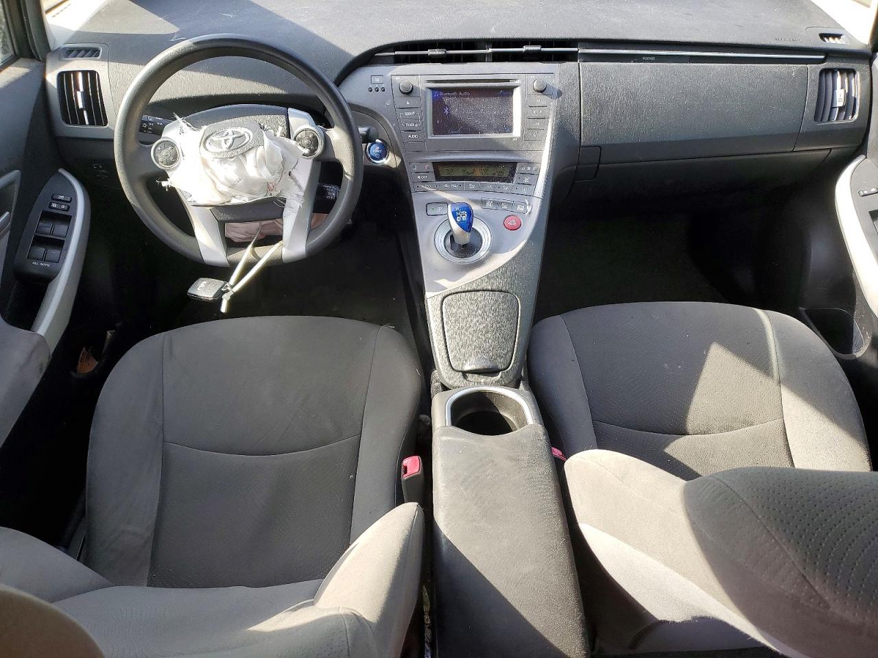 2013 TOYOTA PRIUS TWO photo 22