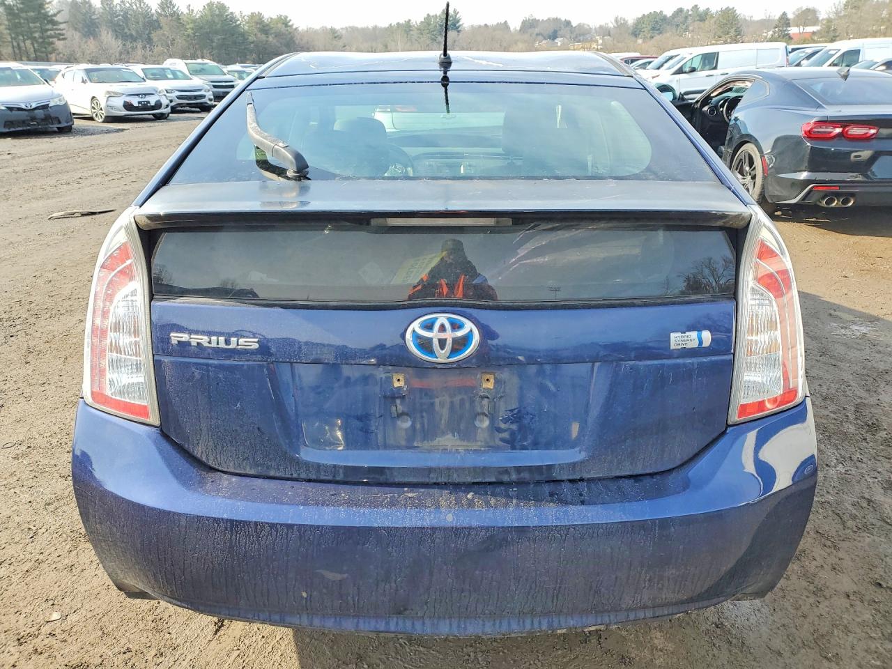 2013 TOYOTA PRIUS TWO photo 16