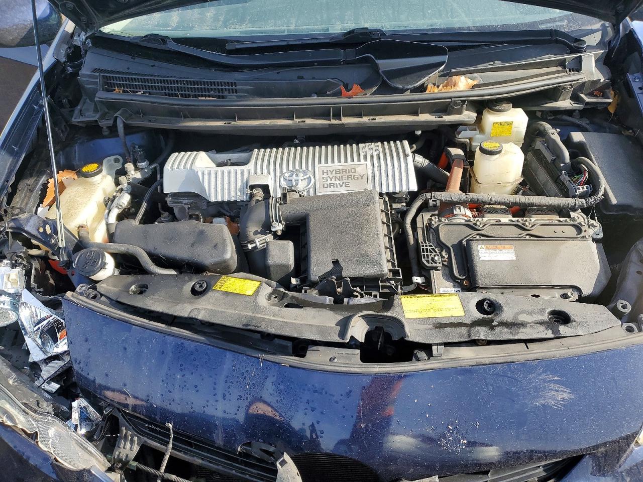 2013 TOYOTA PRIUS TWO photo 31