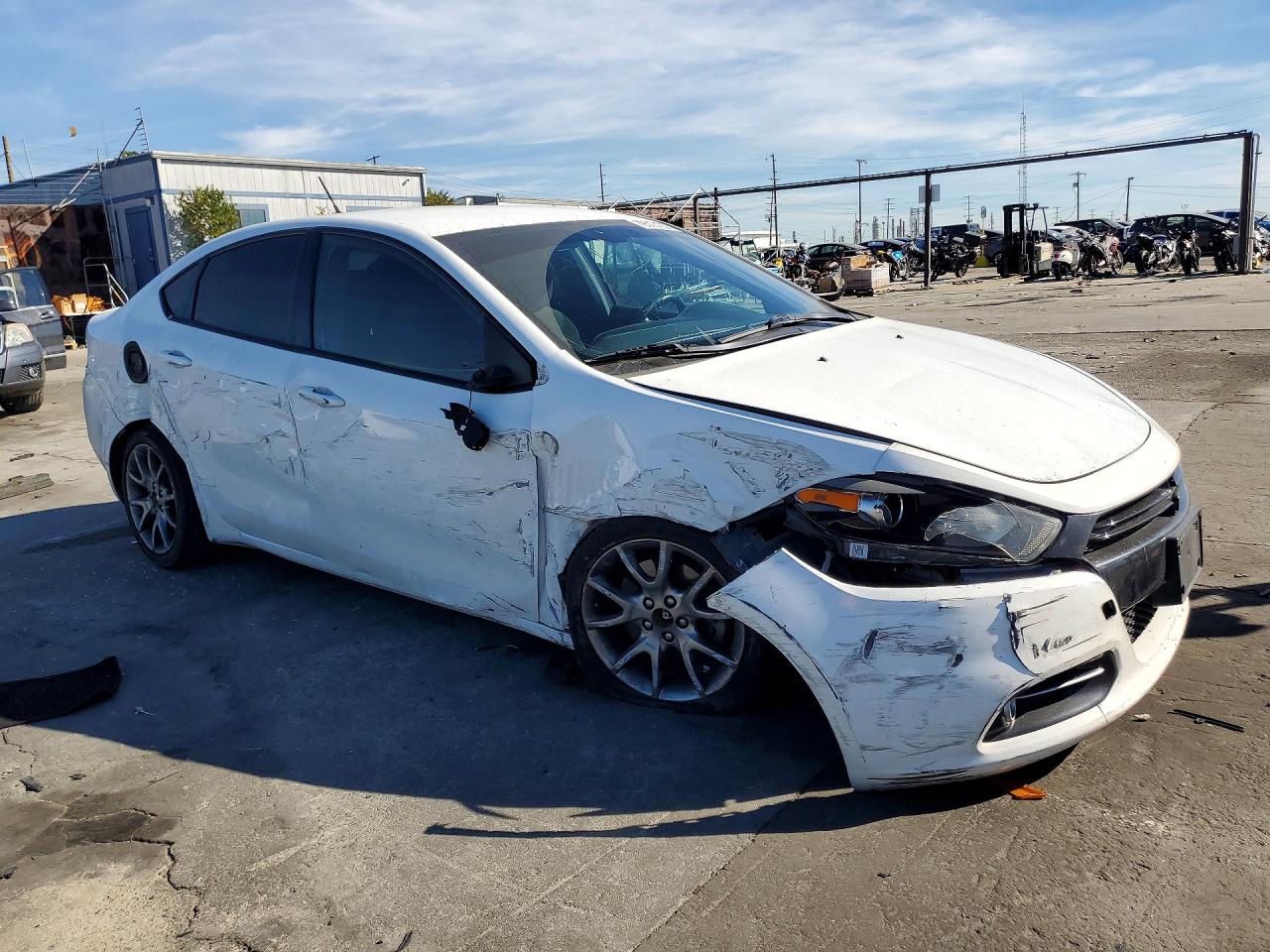 2015 DODGE DART SXT photo 4