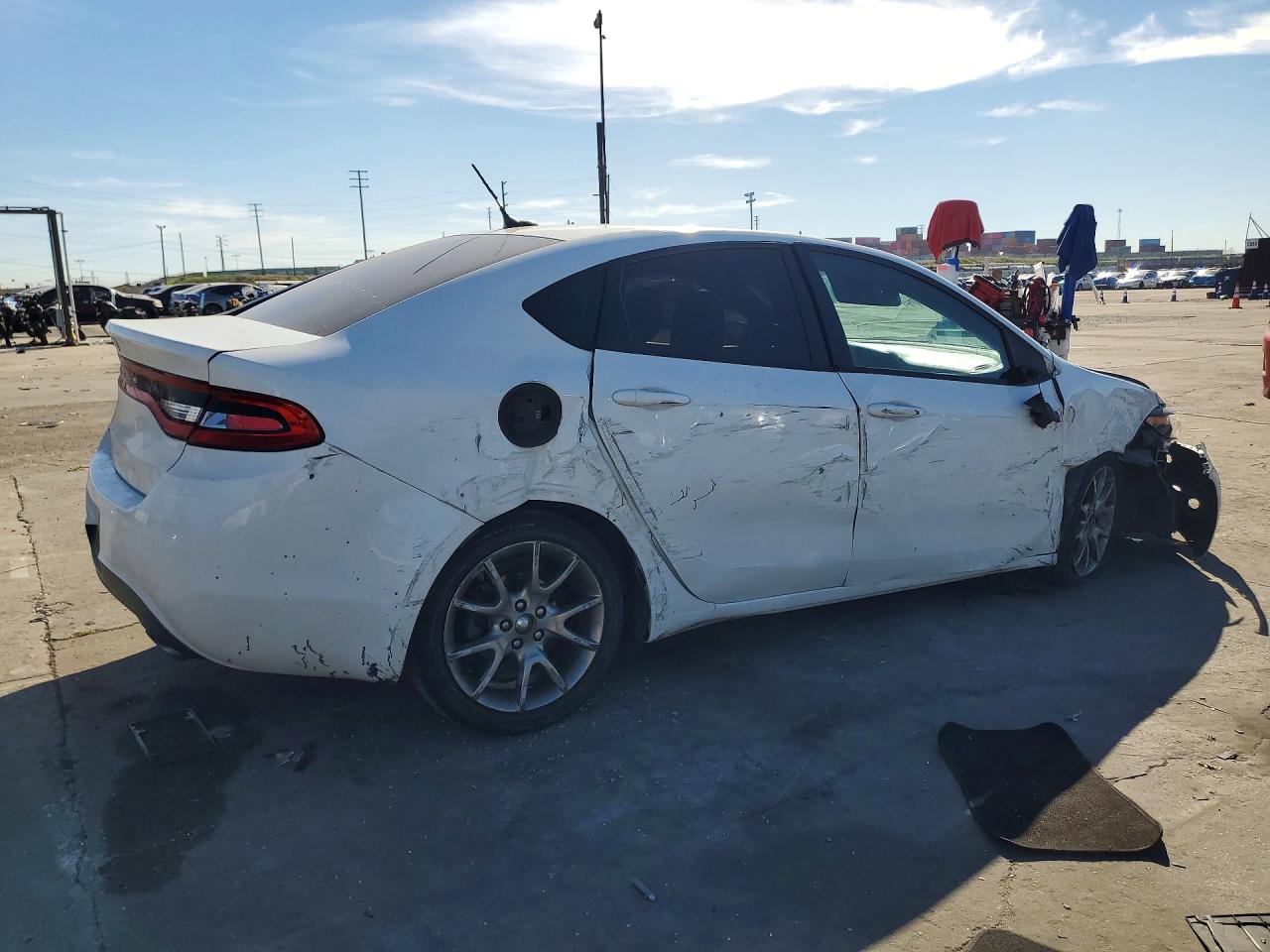 2015 DODGE DART SXT photo 3