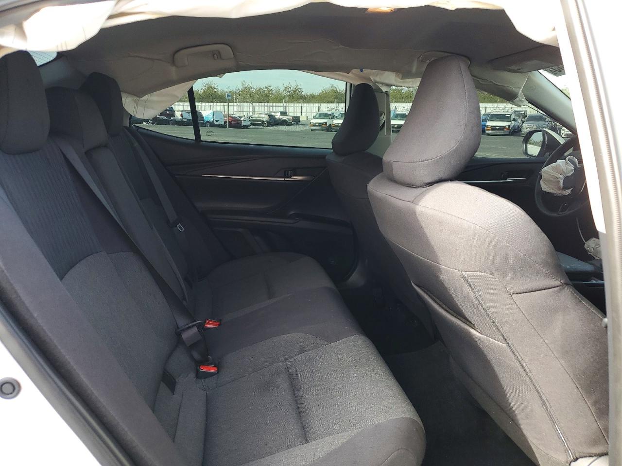 2025 TOYOTA CAMRY LE photo 28