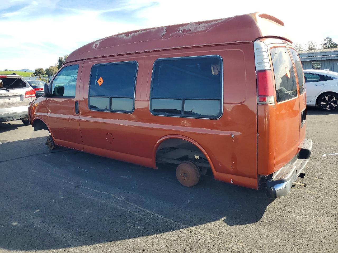 1999 GMC SAVANA RV G1500 photo 2