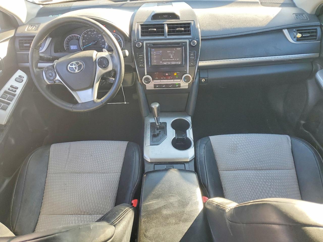 2014 TOYOTA CAMRY SE photo 8